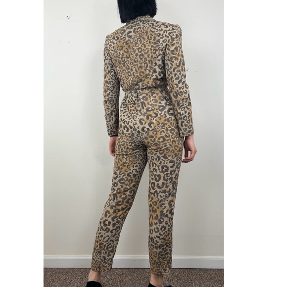 Vintage Dana Buchman Rayon Leopard Print Pantsuit with Tailored Blazer - Picture 4 of 8